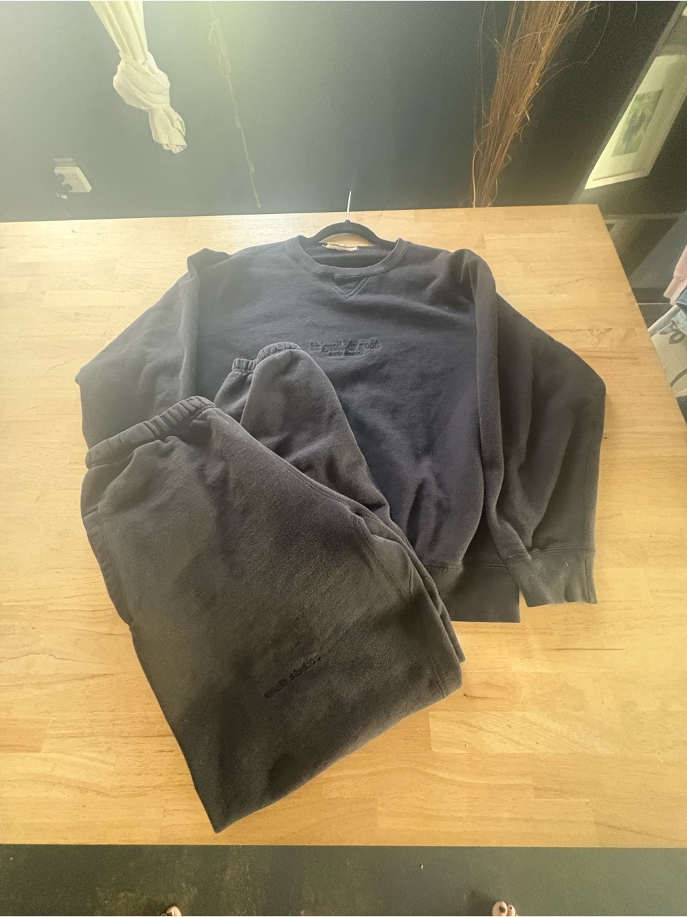 Uncle Studios sweatshirt and sweatpants set